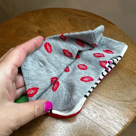 Kate Spade Valentine’s Day lips polka dot stripes shortie crew socks 3 pack - Picture 5 of 7